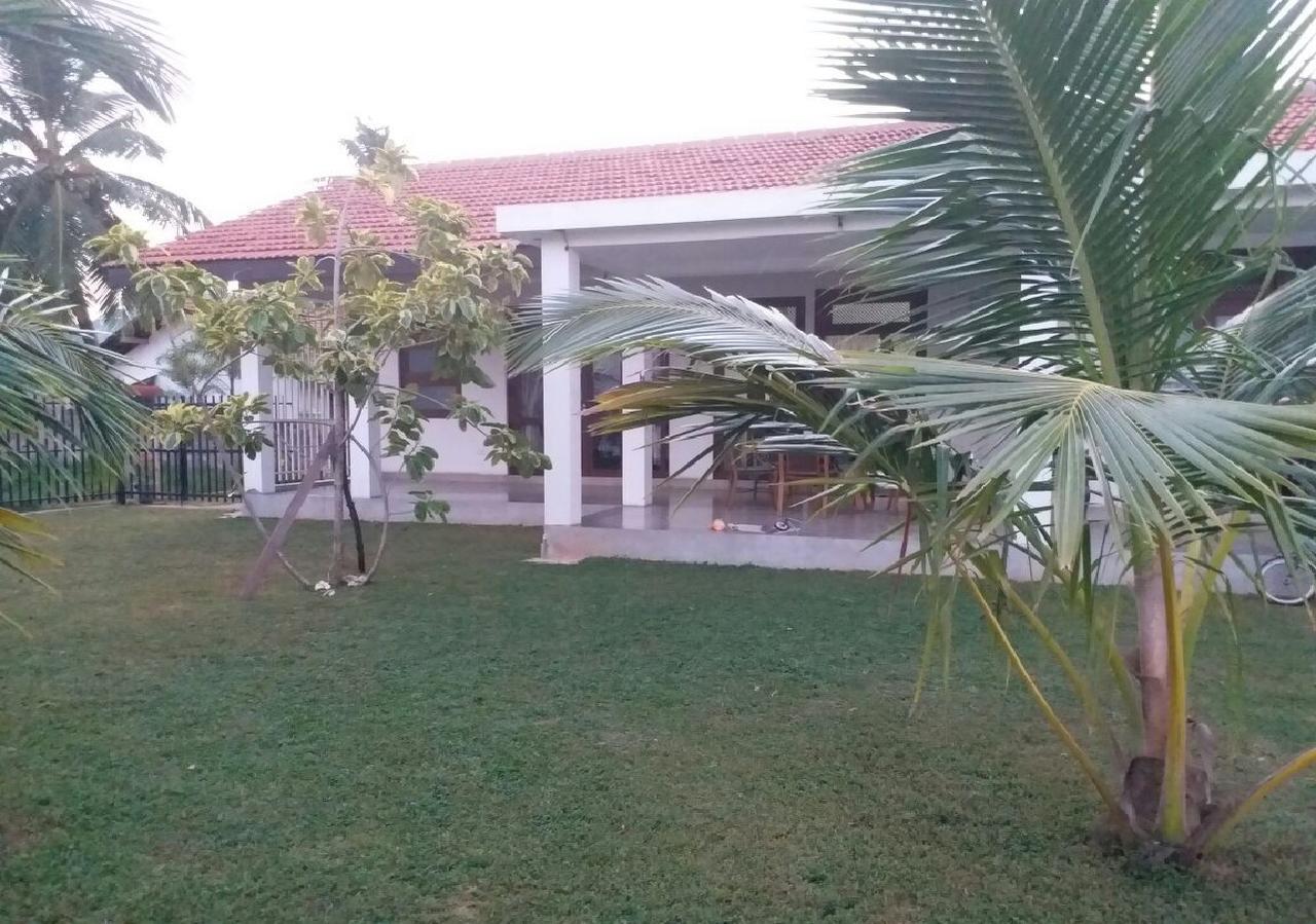 Negombo Holiday Home Екстер'єр фото