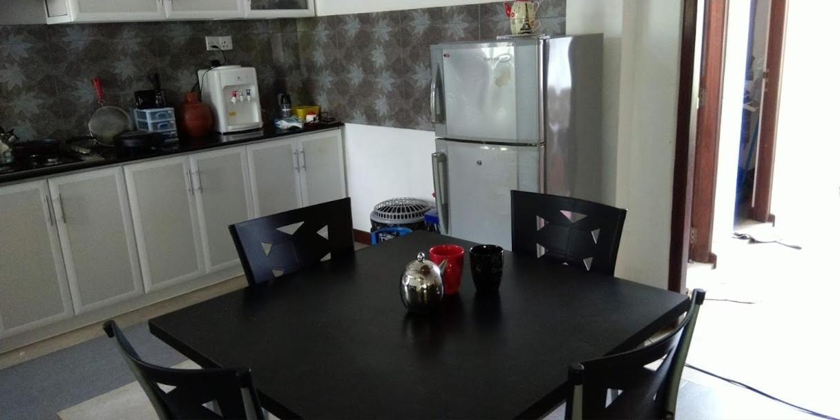 Negombo Holiday Home Екстер'єр фото