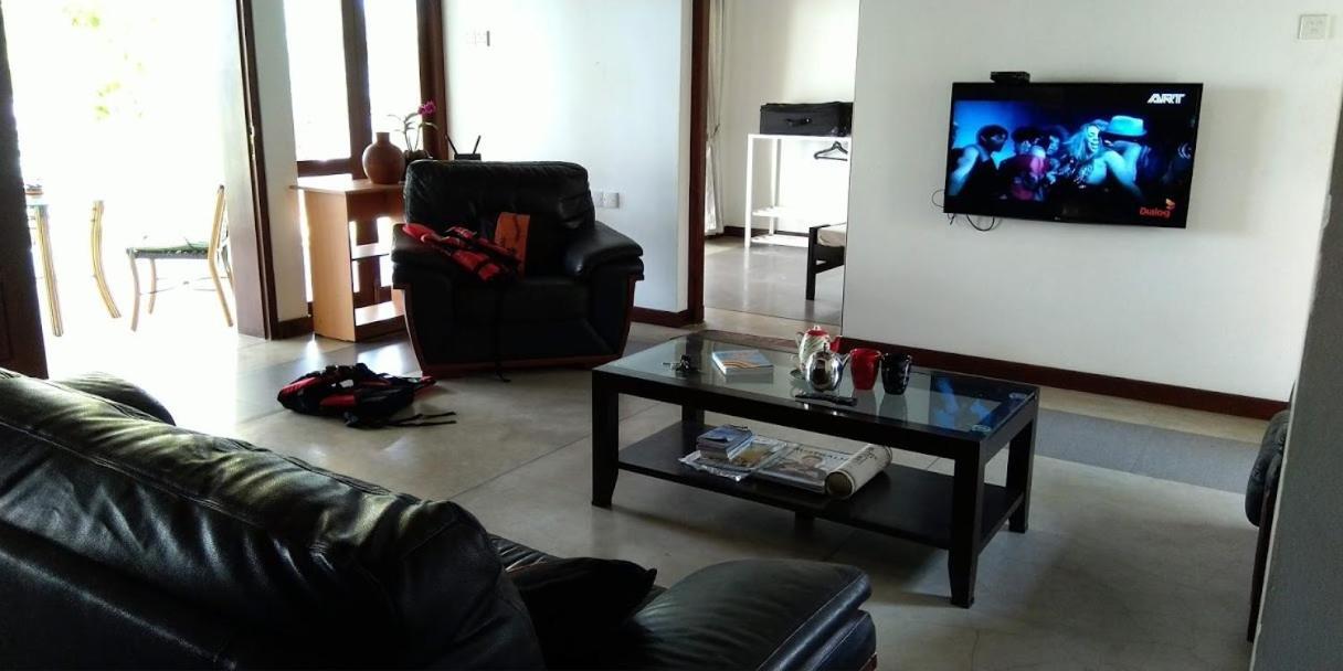 Negombo Holiday Home Екстер'єр фото