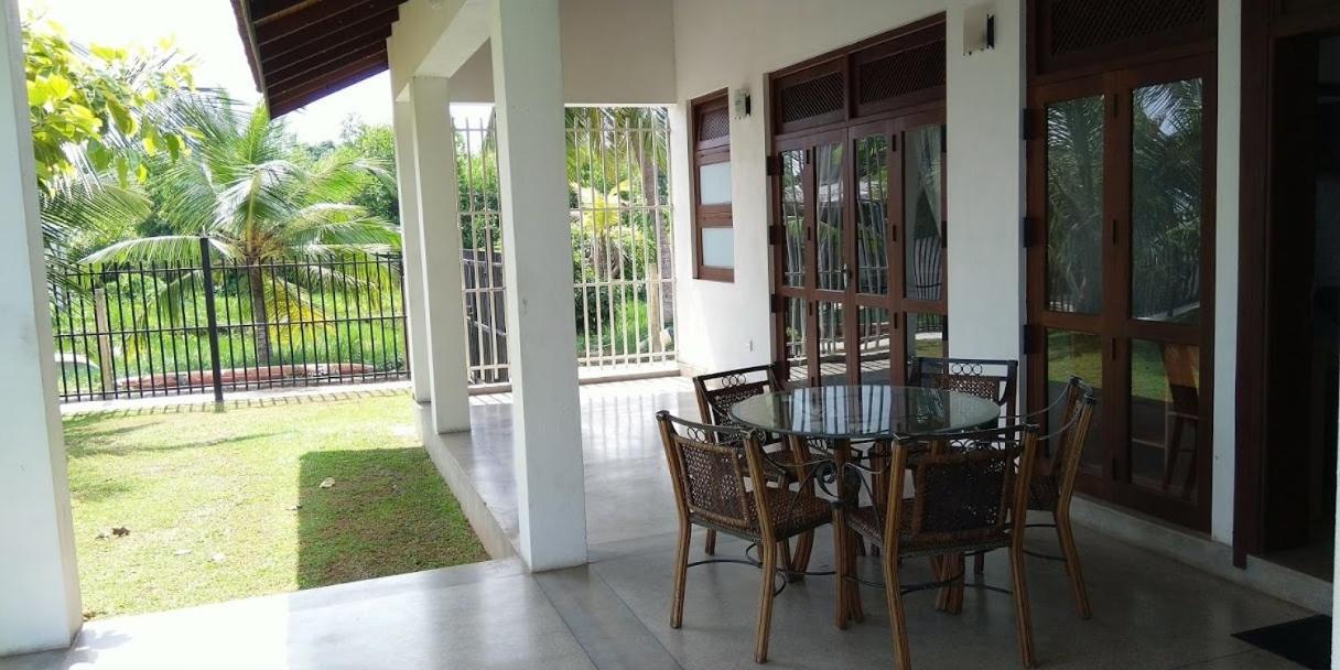 Negombo Holiday Home Екстер'єр фото